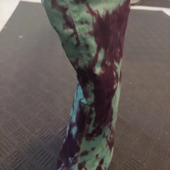 Boot - Picture 2 of 3